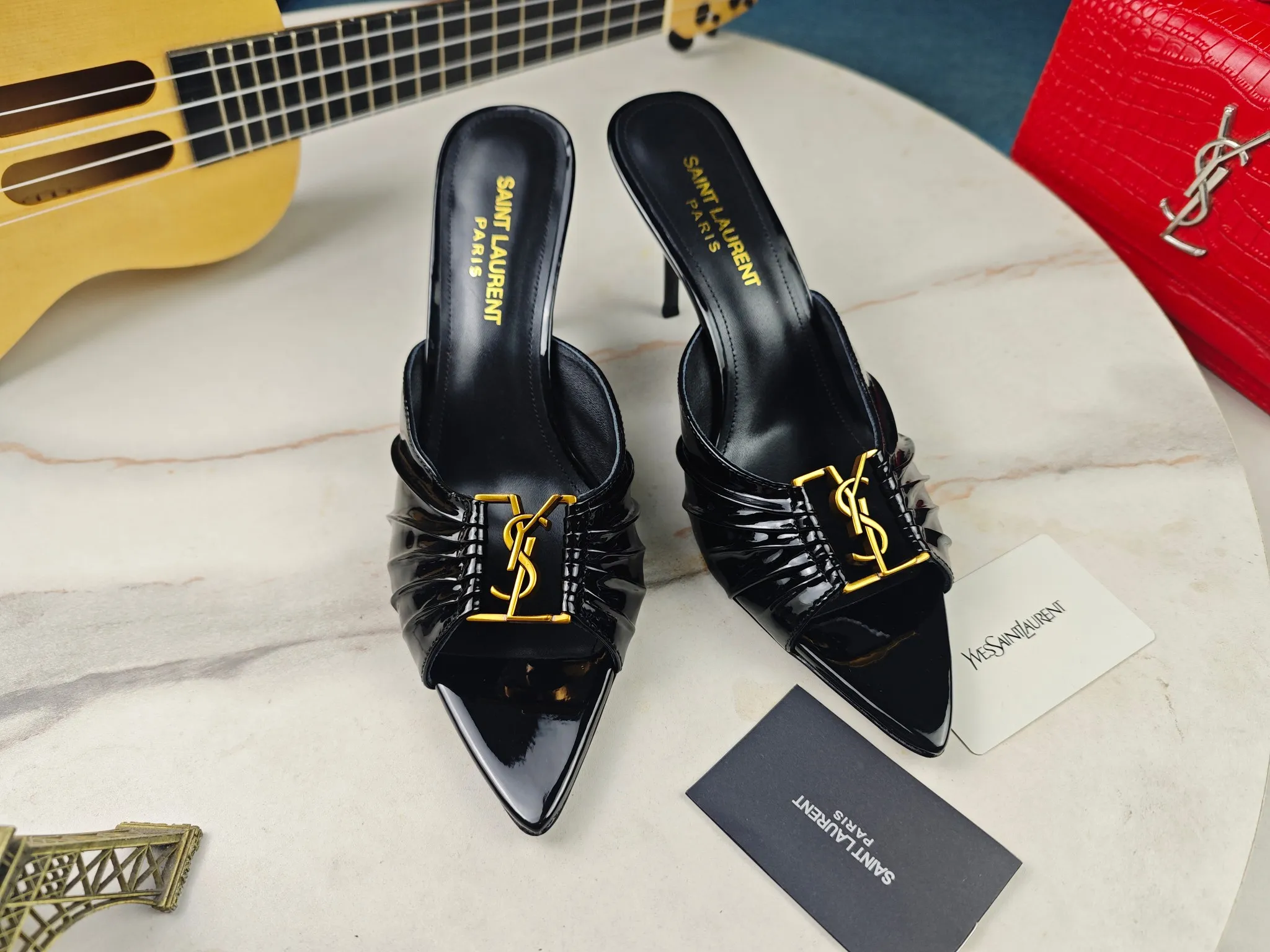 👟👟Ex-factory price 520👟👟 【Saint Laurent】Yves Saint Laurent, stiletto heel YSL sandals💃2024 early autumn counter synchronized with the latest styles, YSL, decoration👠 Classic and high-quality glamorous masterpieces, the hottest spring and summer series in the counter, with temperament, fashion, classic and attractive design style 😌The on-foot effect is particularly beautiful〰️, the material is imported from Italy, small black cow, imported black patent leather, lining, and foot pads; sheepskin, heel height, stiletto 9cm, size 35-41 (34.41.42 must be customized, non-returnable) outsole; imported genuine leather outsole, complete with counter packaging